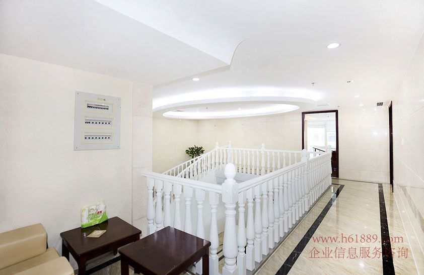 現(xiàn)代國(guó)際大廈(現(xiàn)代國(guó)際商務(wù)大廈)福田中心區(qū) 會(huì)展中心地鐵站 業(yè)主直出租 雙面采光 裝修圖片
