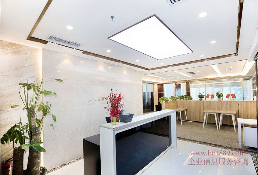 福田中心區(qū) 榮超經(jīng)貿(mào)中心 138元/平米/月 市民中心東 全辦公家私 東南向 出租 經(jīng)貿(mào)中心 出租 裝修圖片