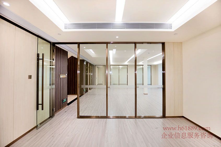現(xiàn)代國際大廈(現(xiàn)代國際商務(wù)大廈)電梯口 全新裝修 會展中心地鐵站 業(yè)主出租 復(fù)式 一層 裝修圖片