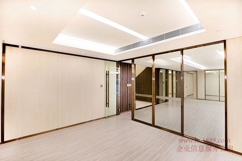 現(xiàn)代國際大廈(現(xiàn)代國際商務(wù)大廈)電梯口 全新裝修 會展中心地鐵站 業(yè)主出租 復(fù)式 一層 裝修圖片