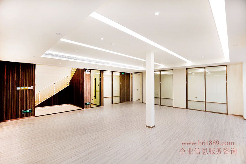 現(xiàn)代國際大廈(現(xiàn)代國際商務(wù)大廈)電梯口 全新裝修 會展中心地鐵站 業(yè)主出租 復(fù)式 一層 裝修圖片